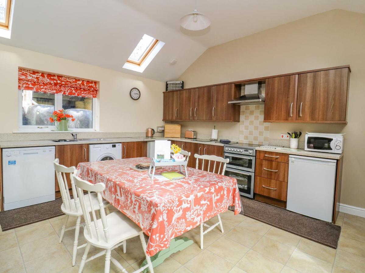 1 Pines Farm Cottages Ulleskelf Экстерьер фото